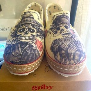 BRAND NEW IN BOX Goby Day of the Dead slip on espadrilles.  Size 42/10 US size